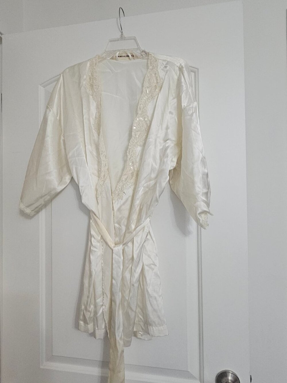 Victoria's Secret Bridal Sequined Lace Ivory Satin Robe